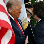 United Airlines says it will boot passengers who refuse to use headphones on planes